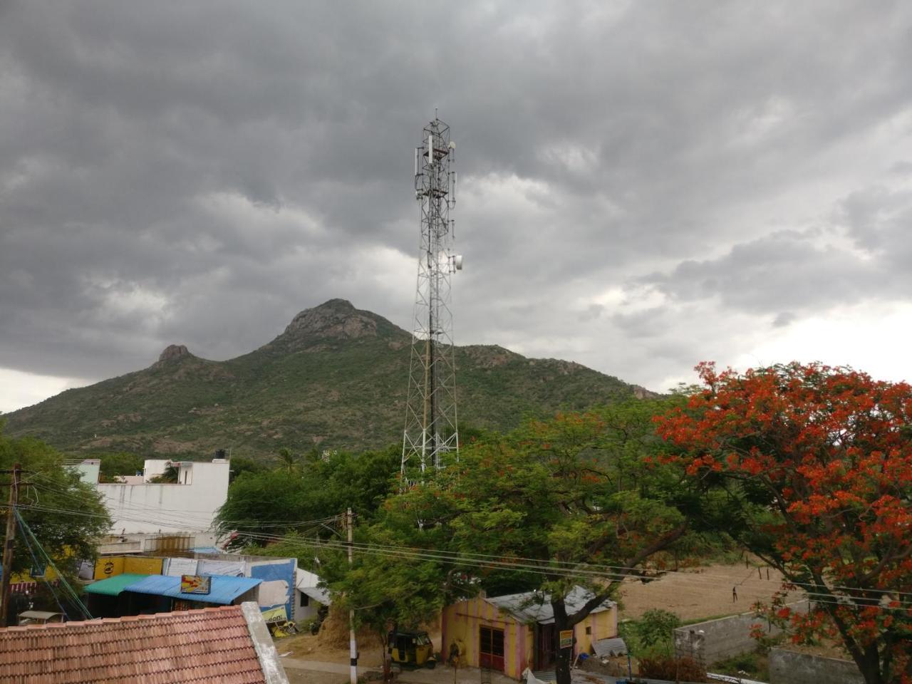 Selvalakshmi Restaurant And Lodge Tiruvannāmalai Zewnętrze zdjęcie